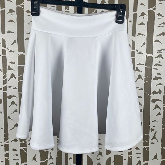 By Johnny White Scuba Fabric Circle Skater Mini Skirt S - Picture 1 of 5